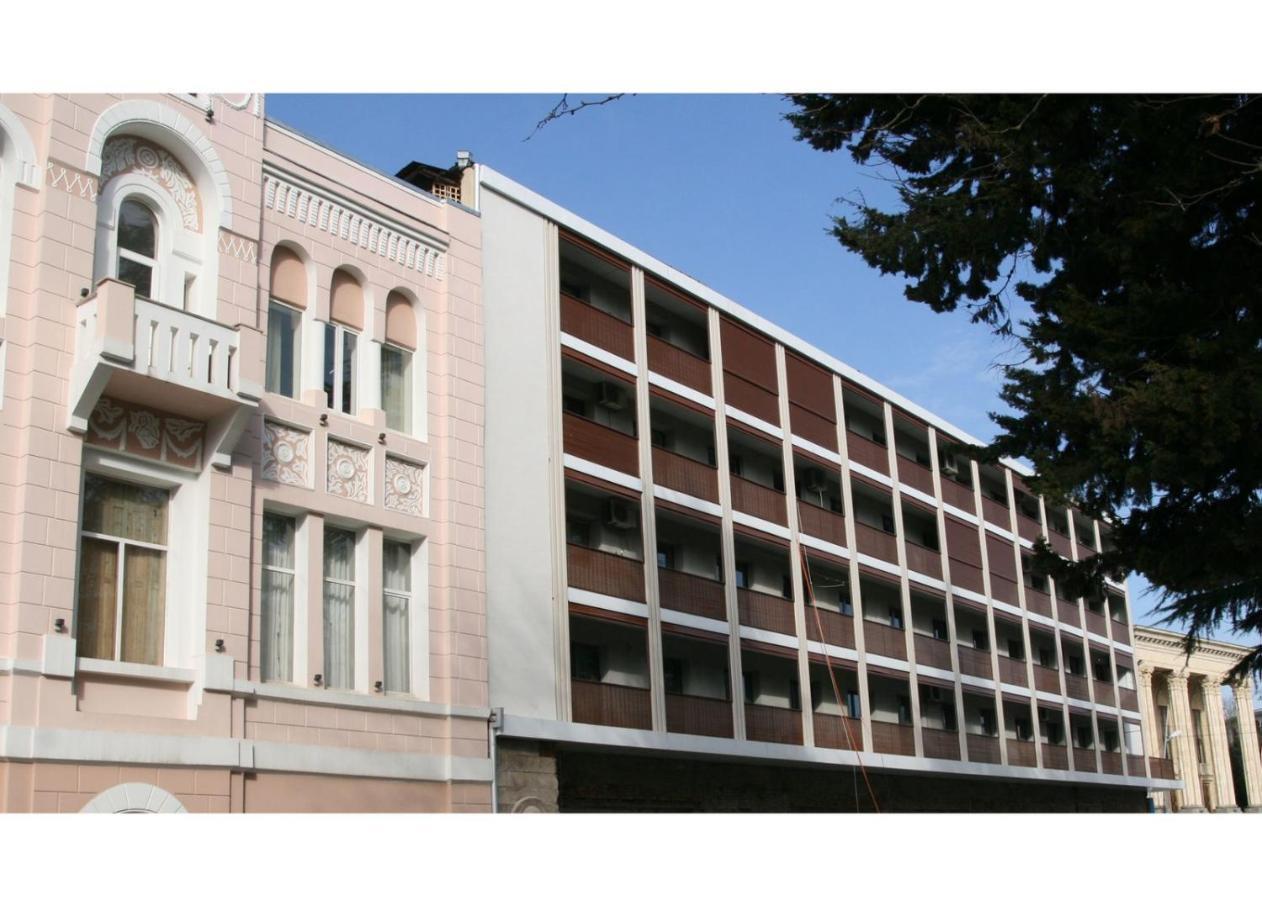 35 Paliashvili Kʼutʼaisi Exterior foto