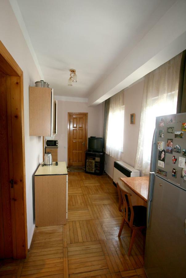 35 Paliashvili Kʼutʼaisi Exterior foto
